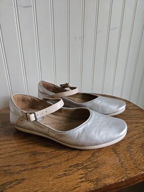 Clark's Artisan Silver Mary Jane Ballet Flats with Beige Strap